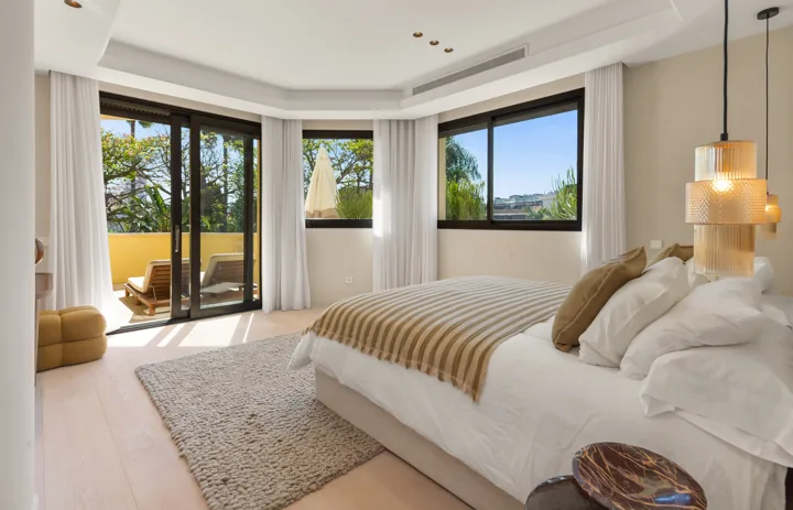 Bedroom opening onto the terrace